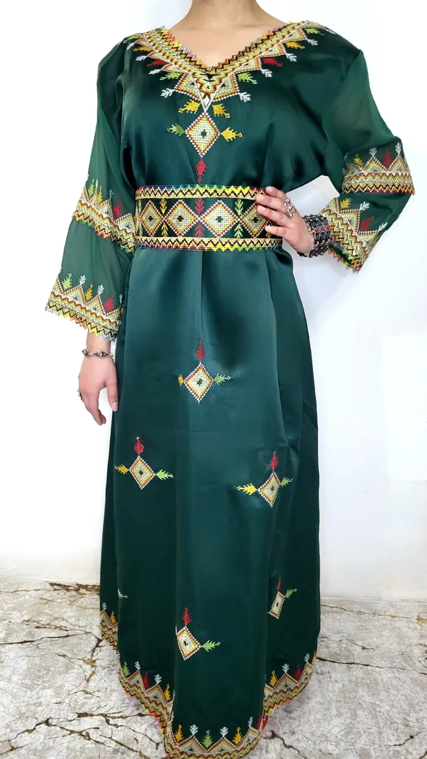 Célèbr'Orient Robe berbère Latifa robe kabyle satin