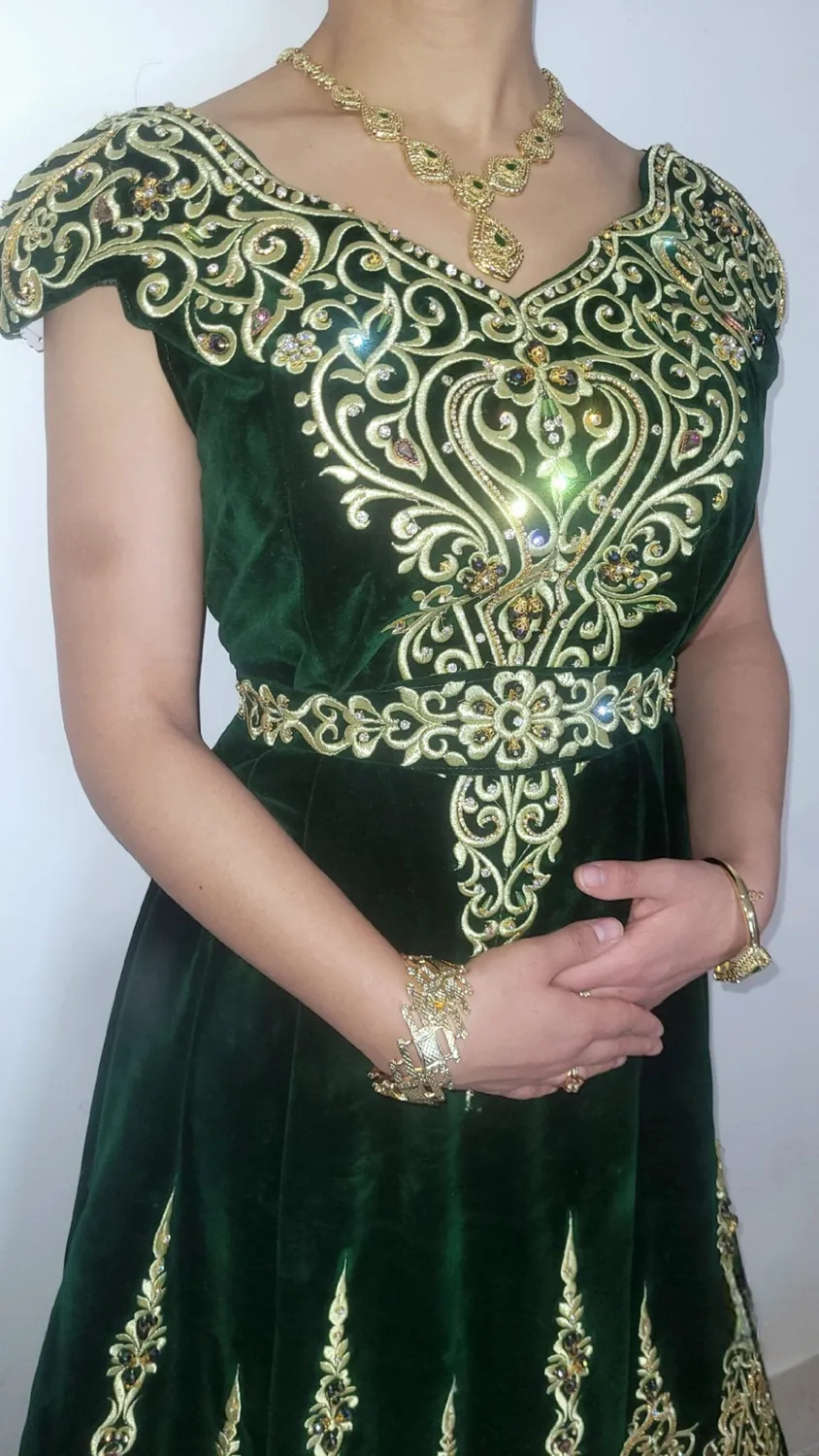 Célèbr'Orient Fergani Farida robe velours brodé