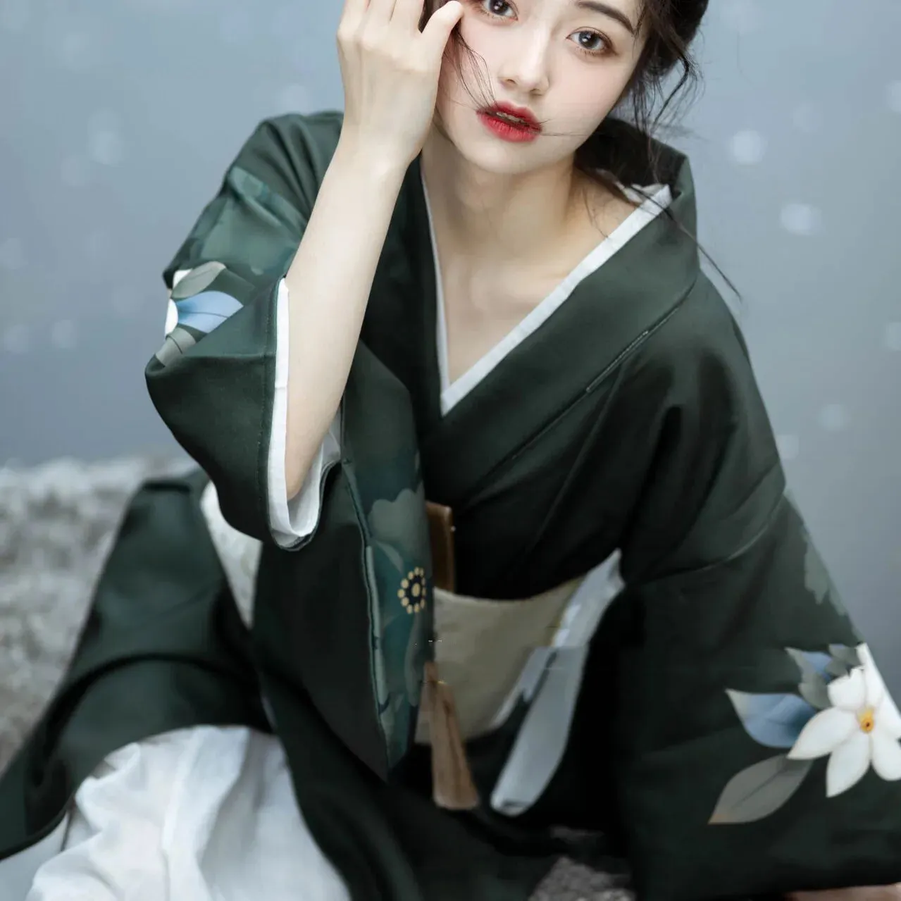 Esprit du Japon Kimono Long Vert Fleuri Japonais obi satin