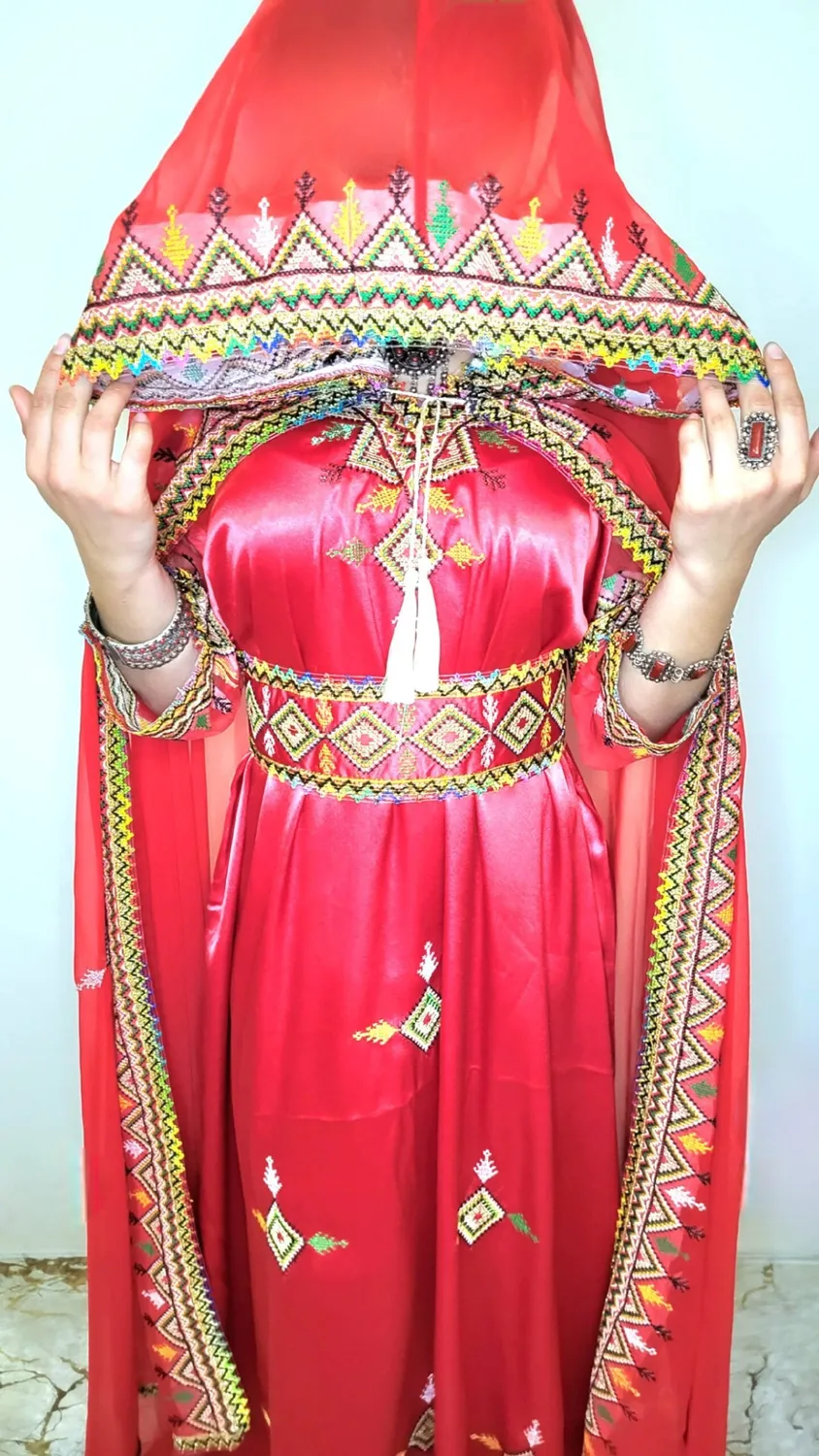 Célèbr'Orient Robe kabyle Imane satin brodé