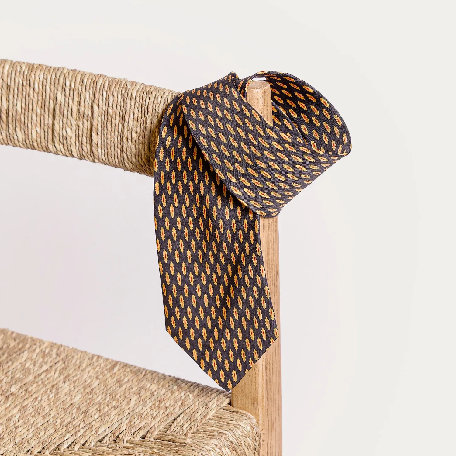 Plume cravate soie gardian motif camargue
