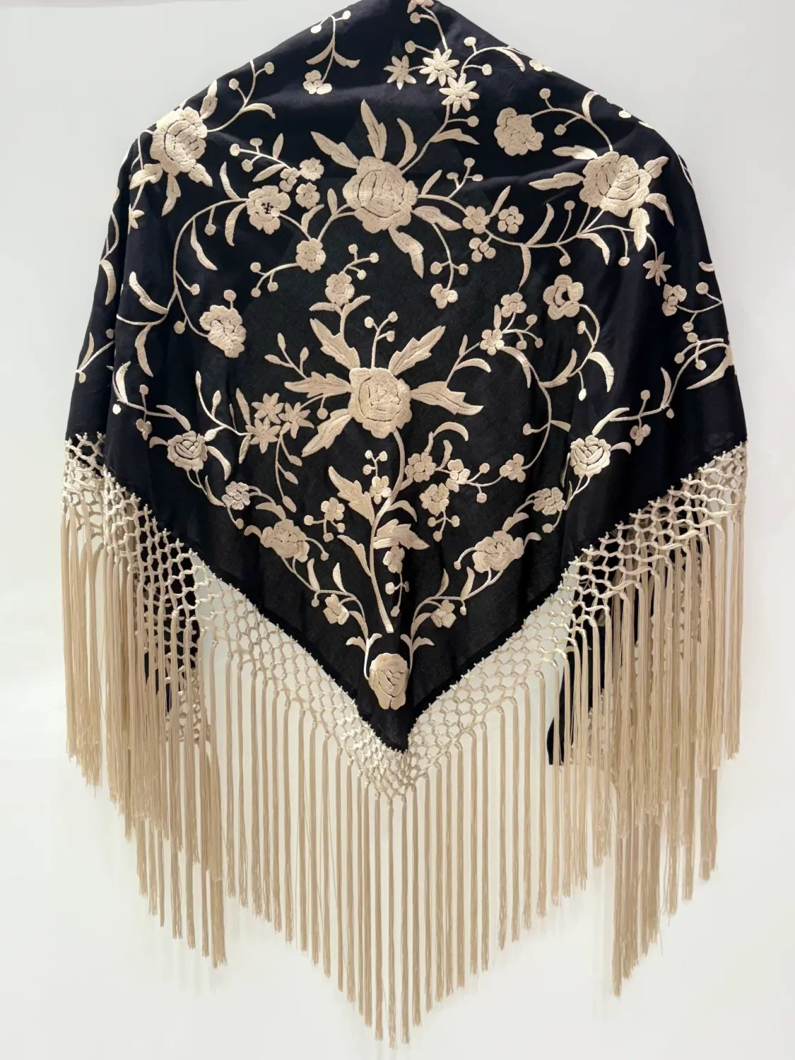 Viva la Feria mantoncillo châle flamenca plumeti flecos soie