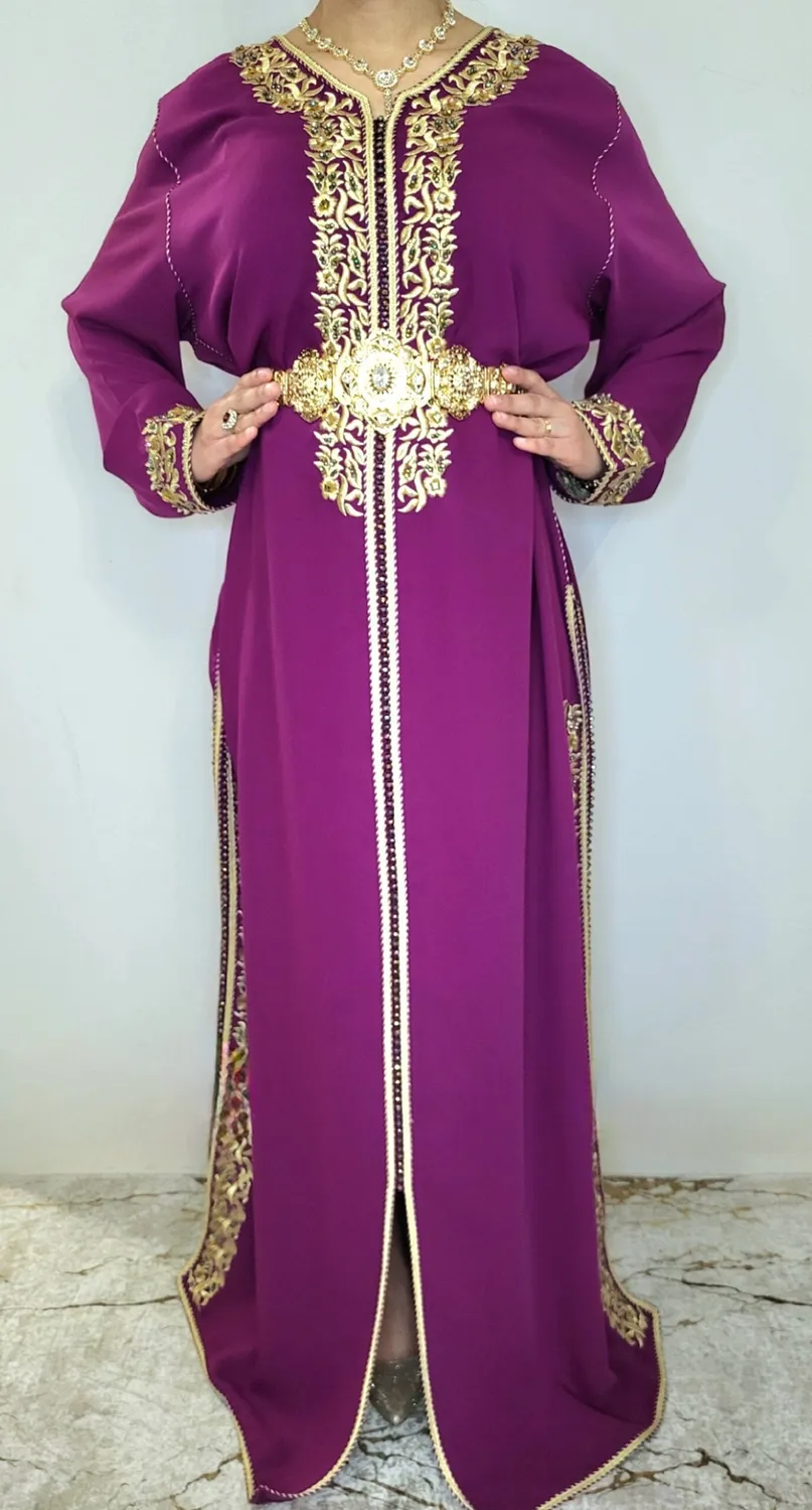 Célèbr'Orient Caftan Nadia caftan traditionnel perlé brodé