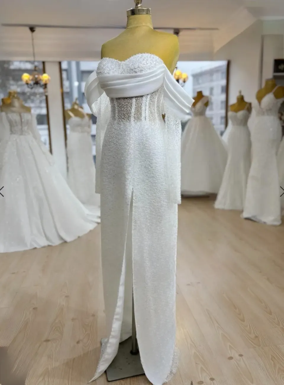 Célèbr'Orient Shahed robe mariée sirène perlée