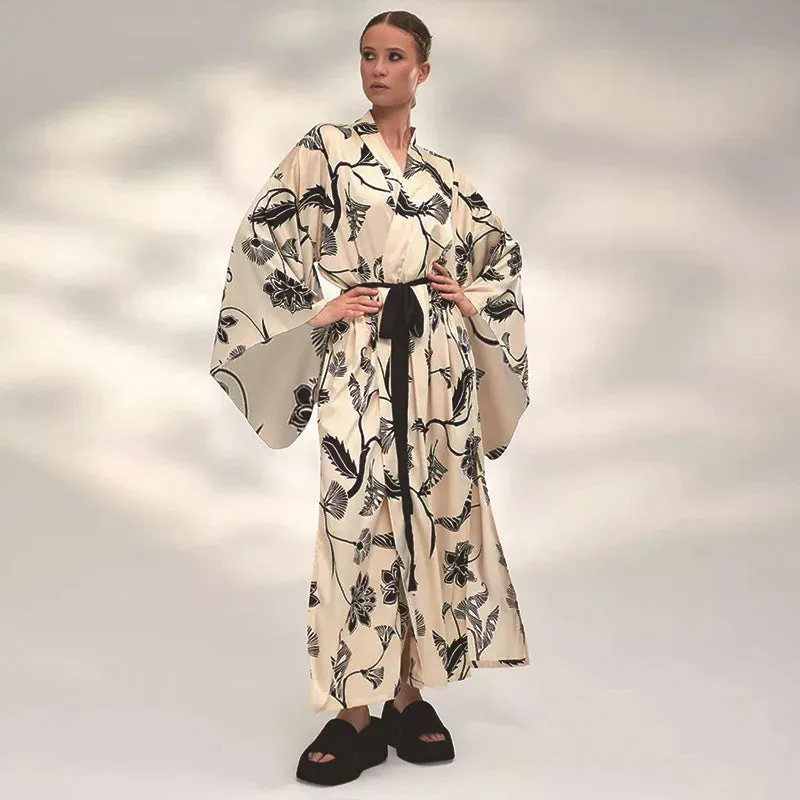 Esprit du Japon kimono femme fleuri satin écru long fente
