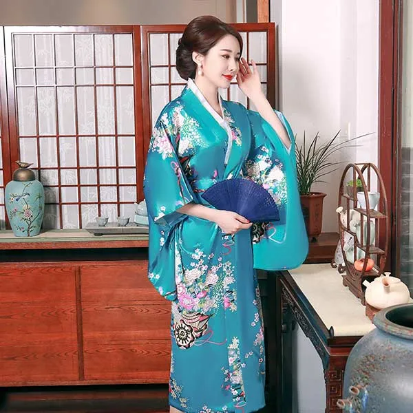 Esprit du Japon kimono japonais satiné cérémonie
