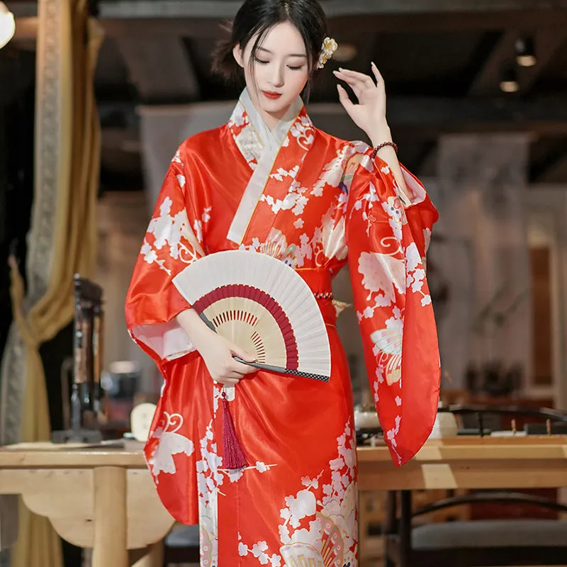 Esprit du Japon robe kimono satinée obi fleurs