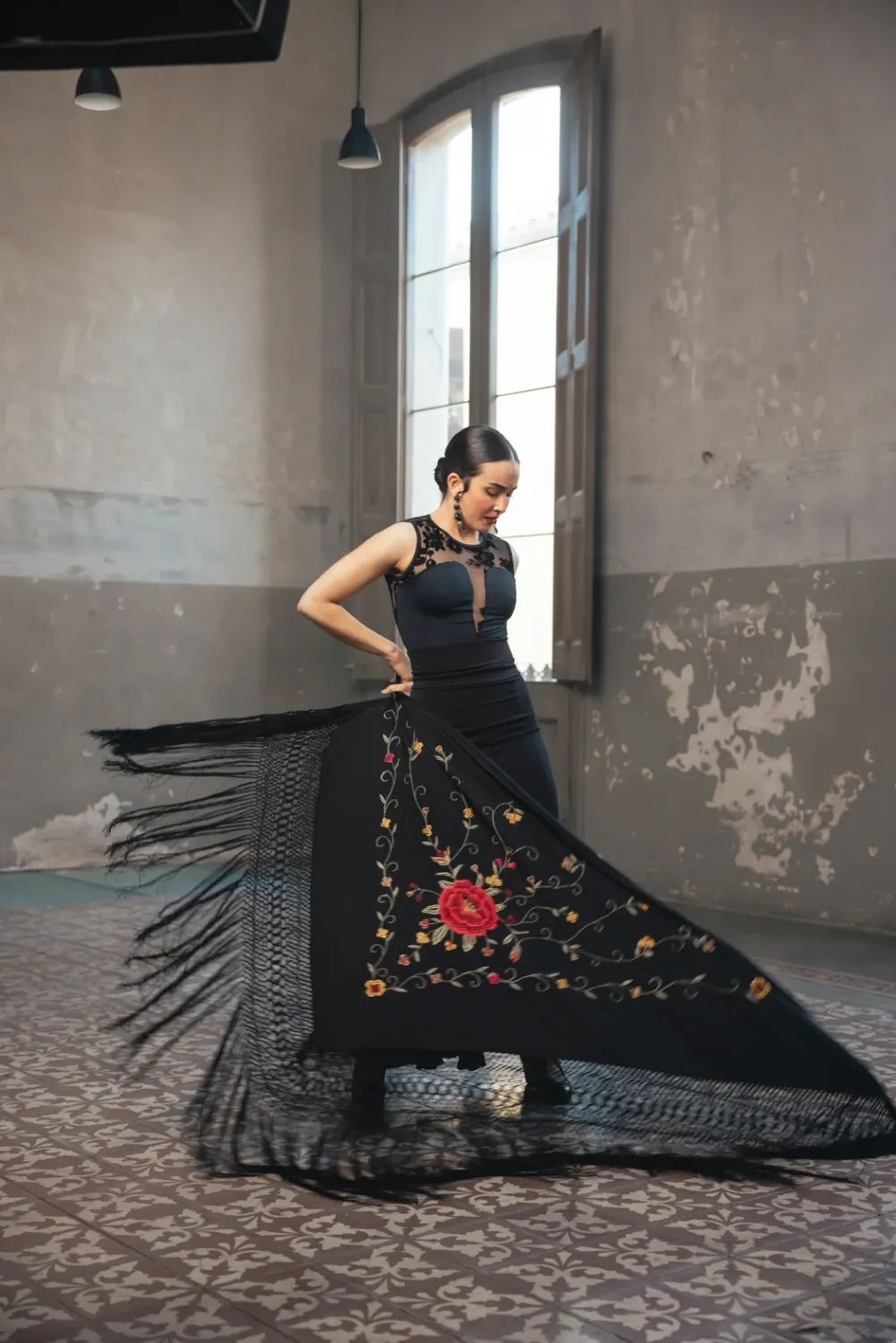 Viva La Feria Alma châle soie brodé fleurs 190 cm