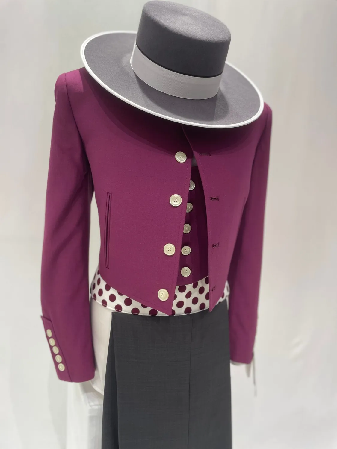Viva la Feria Jerez Toscana costume campero mauve gris