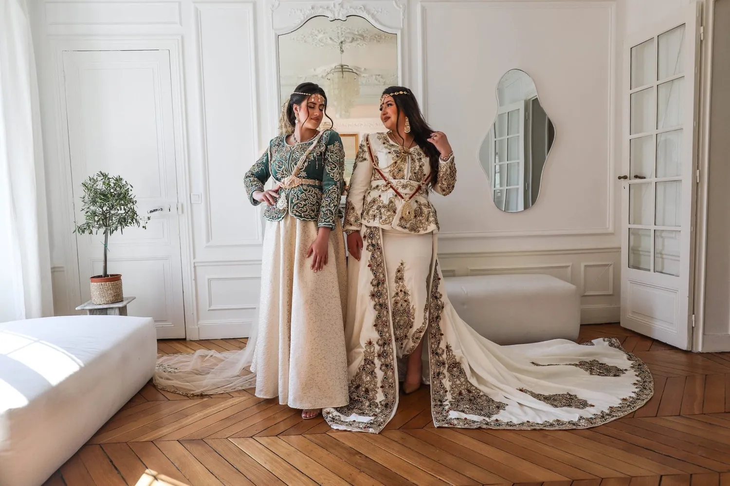 Célèbr'Orient Louna karakou avec traîne amovible