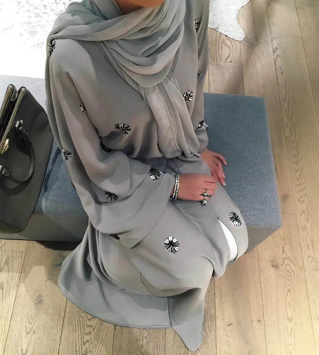 Esprit du Japon Abaya Kimono perlée grise gilet long