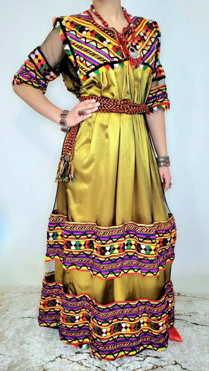 Célèbr'Orient Azza robe kabyle satin brodé