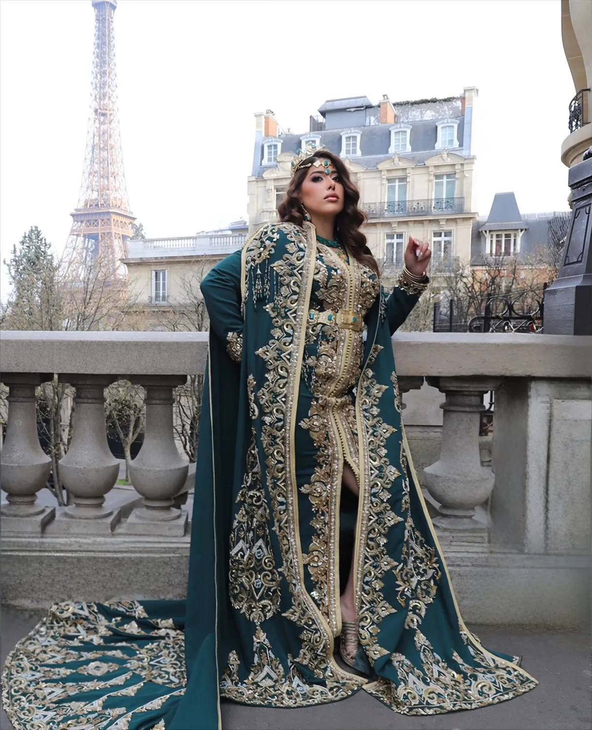 Célèbr'Orient Rim caftan mariée vert émeraude doré