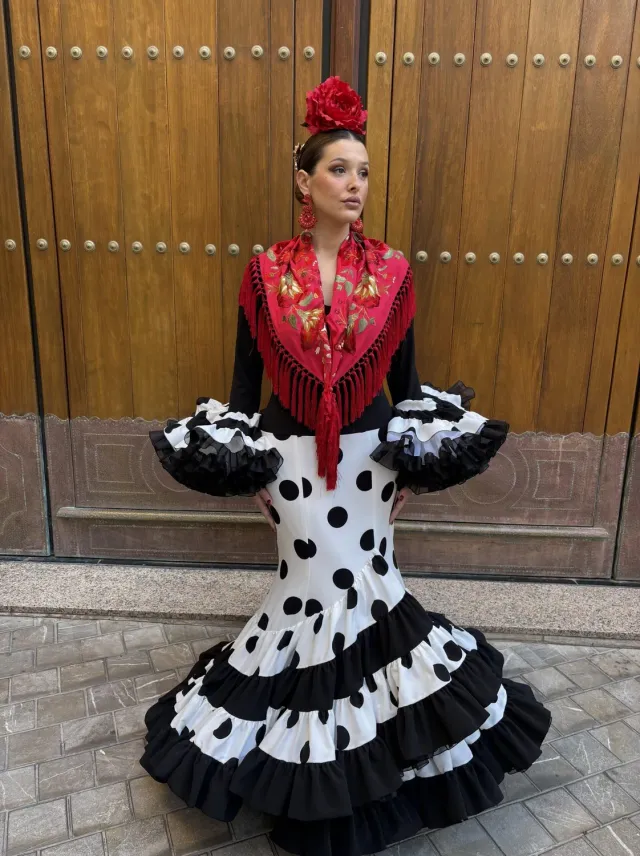 Viva La Feria Jérez robe flamenca noire et blanche à volants