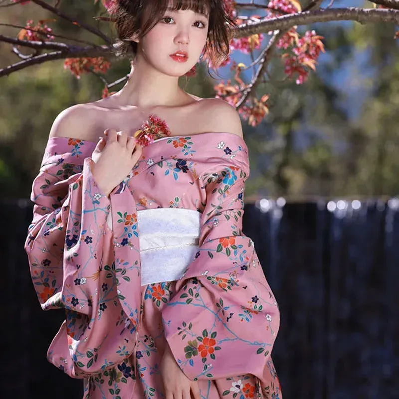 Japon style Tenue kimono femme motifs délicats fluide
