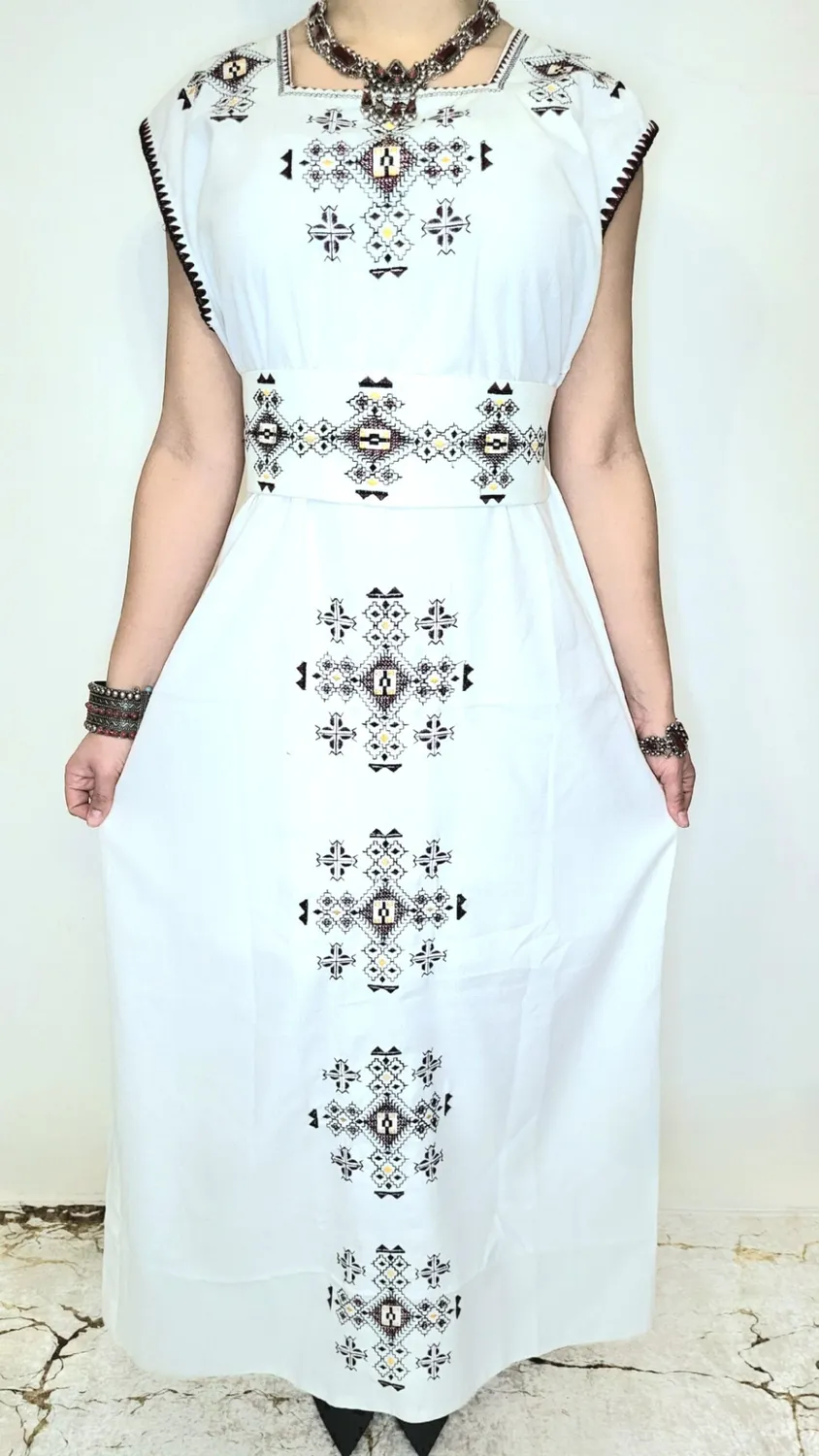 Célèbr'Orient Houda robe berbère brodée fluide