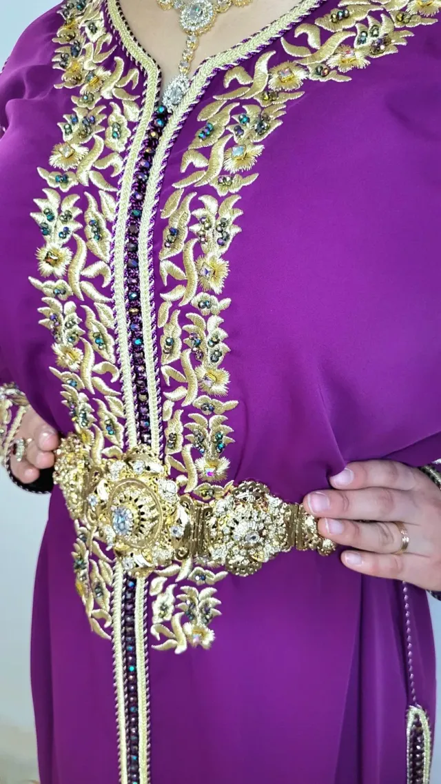 Célèbr'Orient Caftan Nadia caftan traditionnel perlé brodé