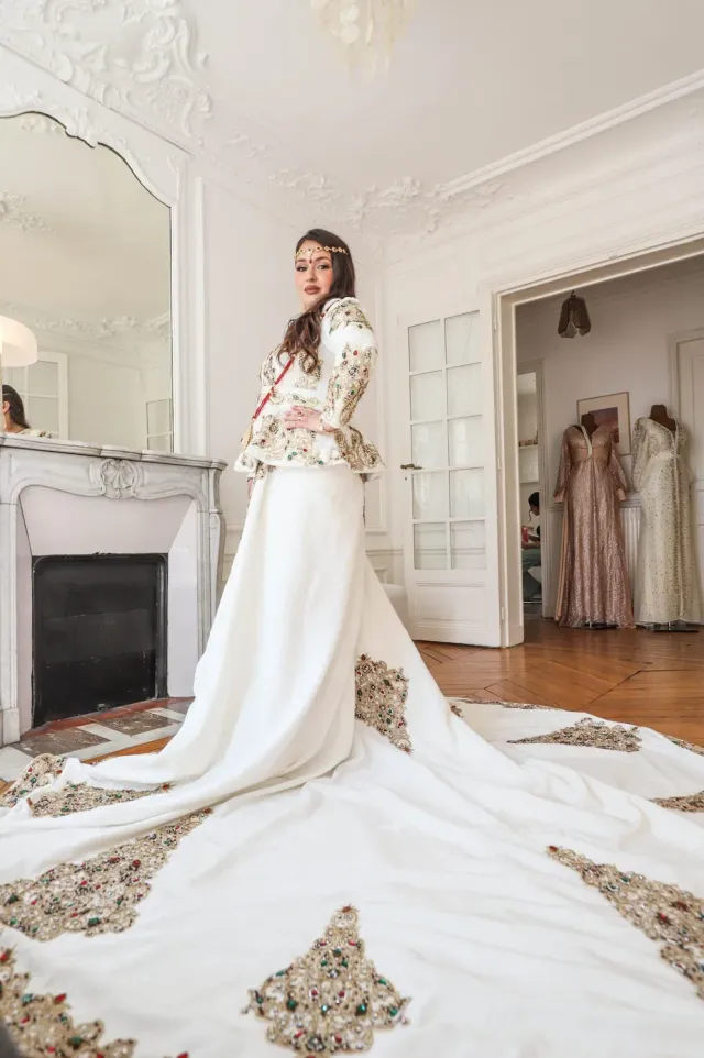 Célèbr'Orient Louna karakou avec traîne amovible