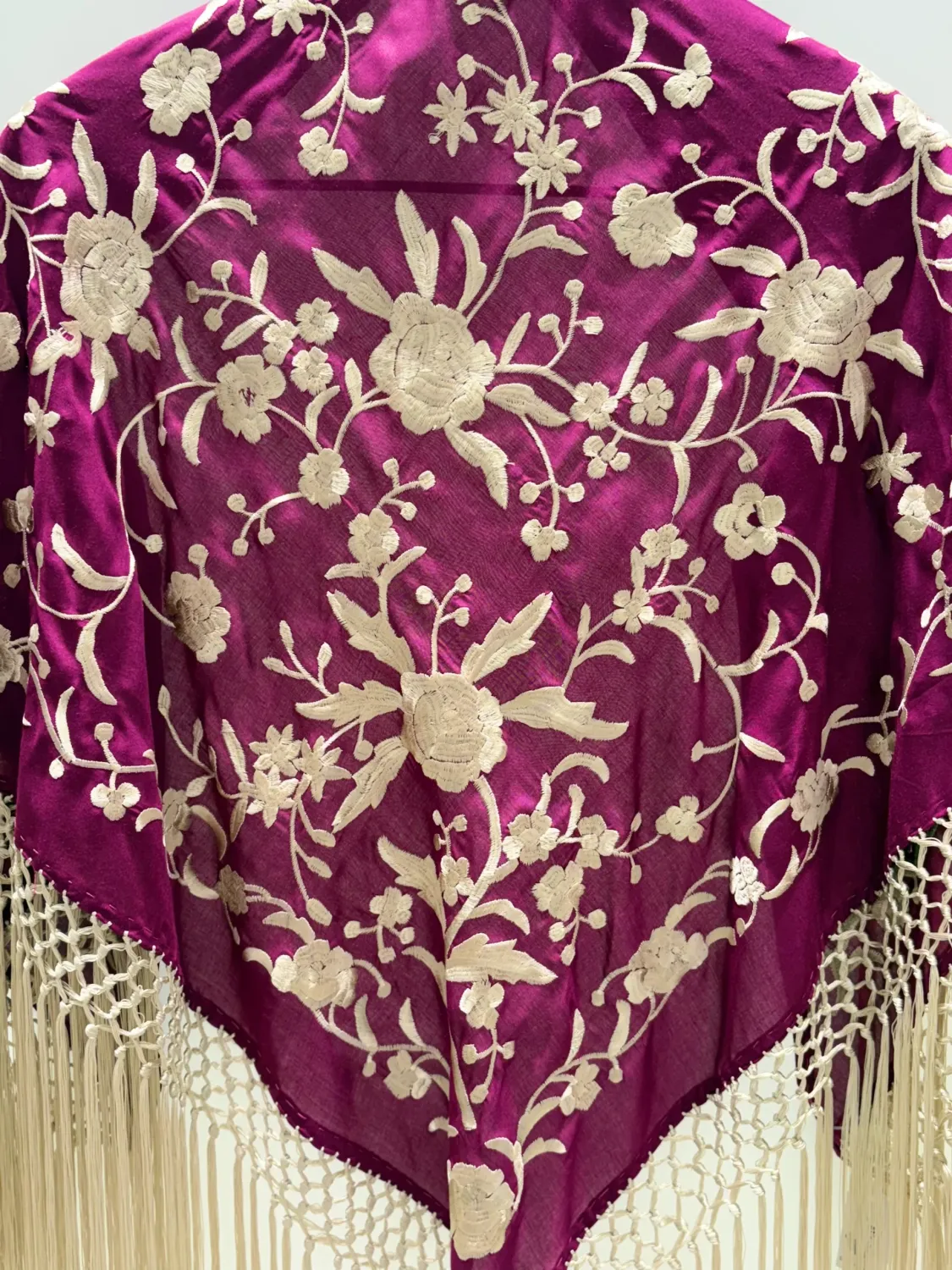 Viva La Feria Buganvilla mantoncillo châle beige à franges soie