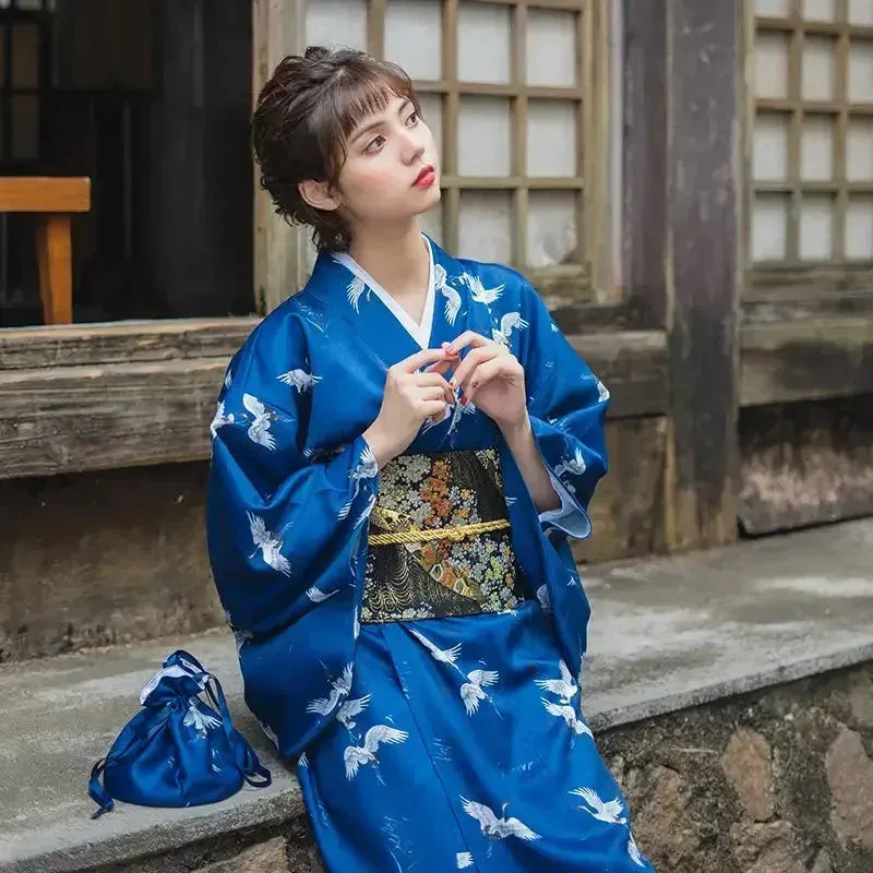 Japon style Miyazaki kimono femme motif grues