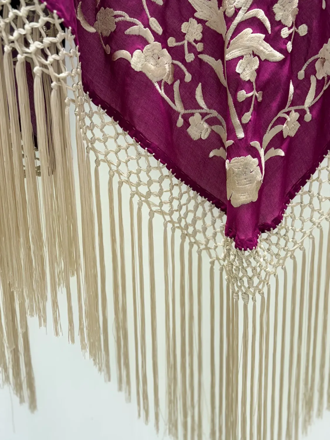 Viva La Feria Buganvilla mantoncillo châle beige à franges soie