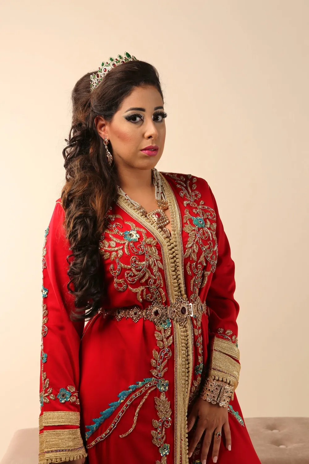 Célèbr'Orient Saleha takchita rouge en location