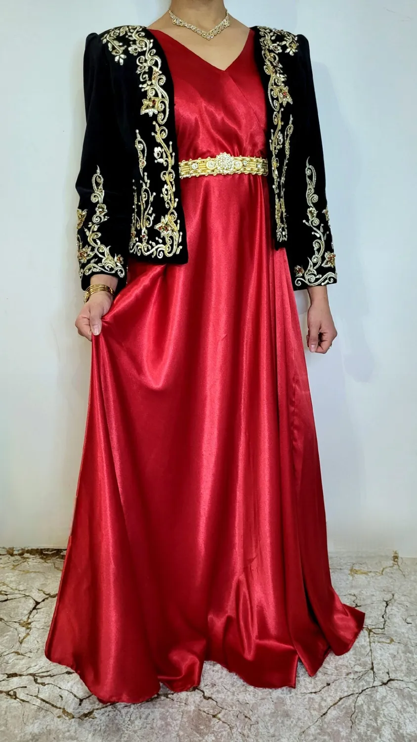 Célèbr'Orient Safia karakou moderne perlé brodé