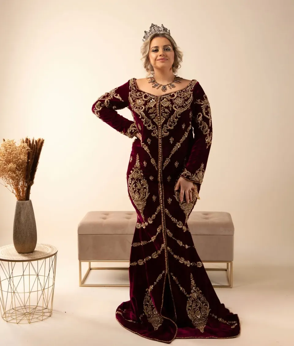 Célèbr'Orient Ouarda robe sirène velours perlé