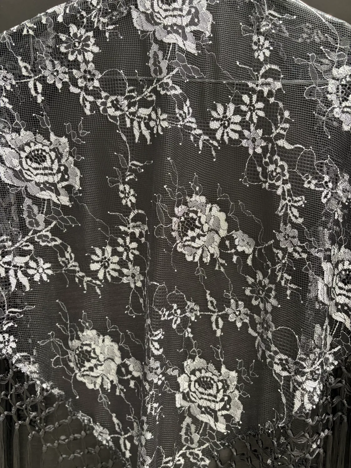Viva La Feria mantoncillo noir brodé fleurs soie