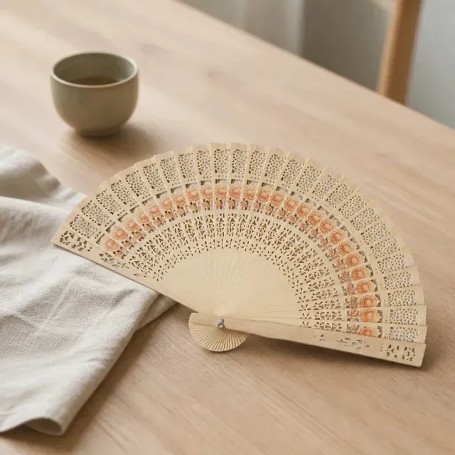 Esprit du Japon éventail pliant bois ajouré