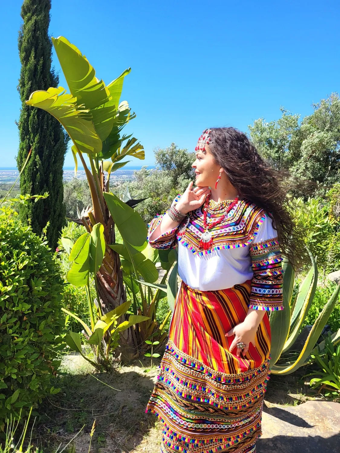 Célèbr'Orient Lydia robe kabyle burnous blanc