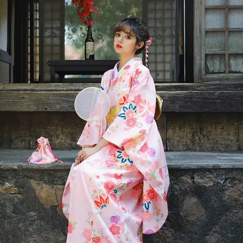 Japon style Toyama kimono japonais femme motifs sakura