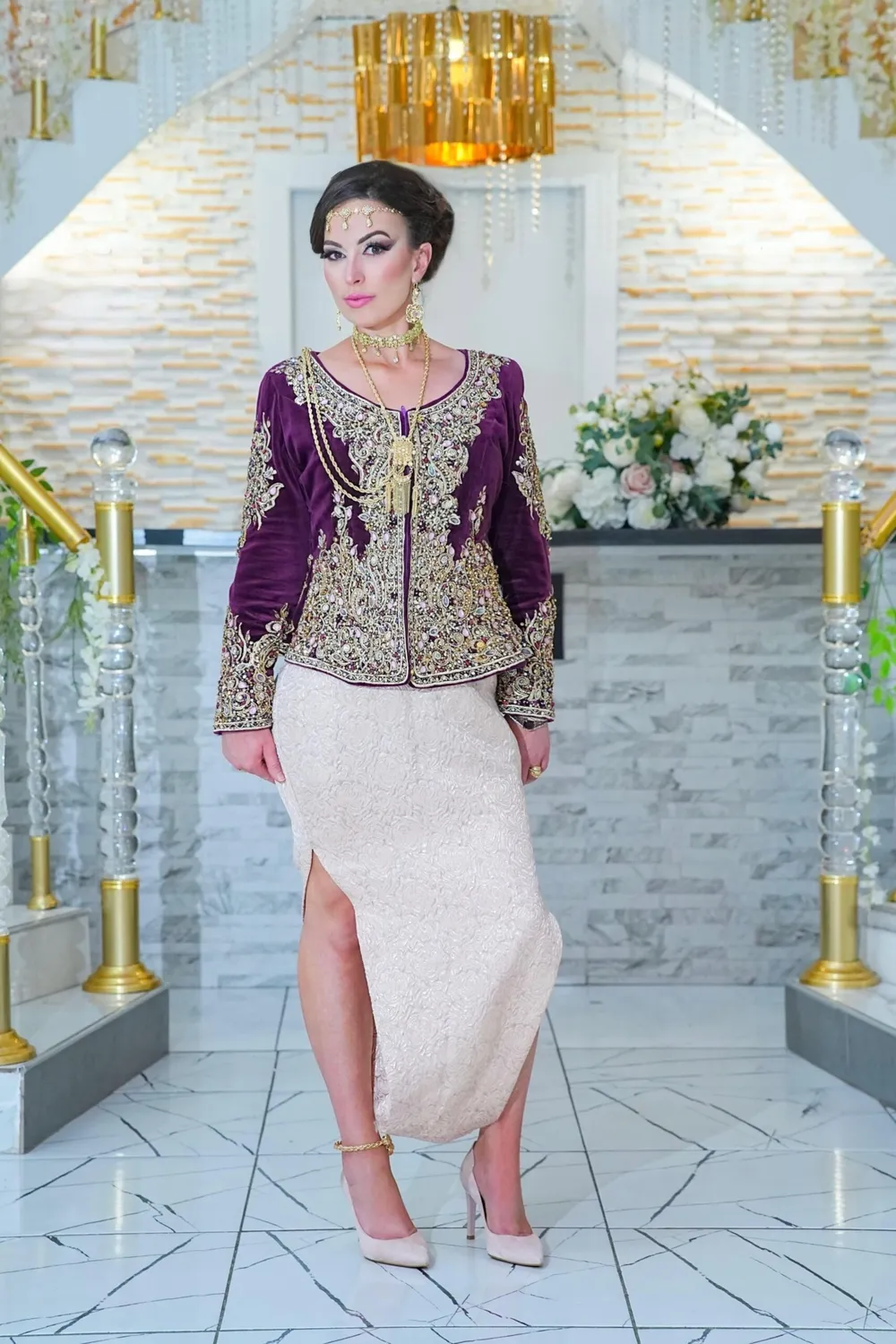 Célèbr'Orient Sabine karakou prune velours brodé