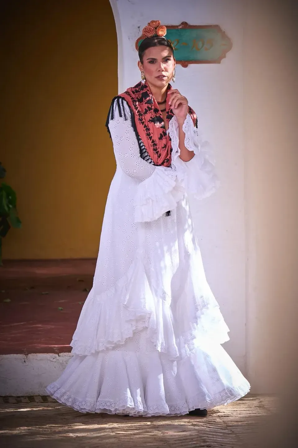 Viva La Feria Jara robe flamenca blanche perforée