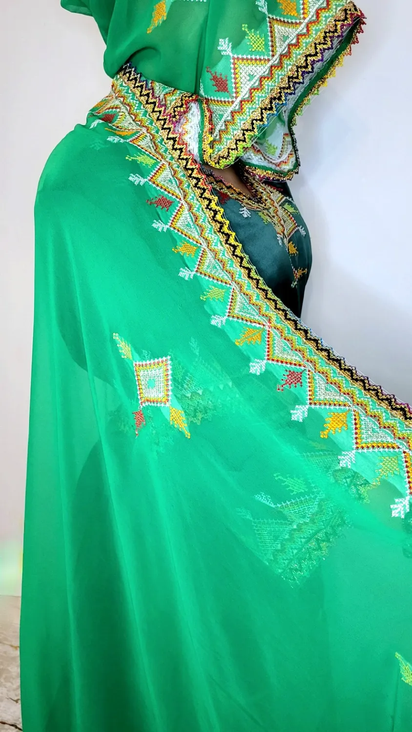 Célèbr'Orient Robe berbère Latifa robe kabyle satin