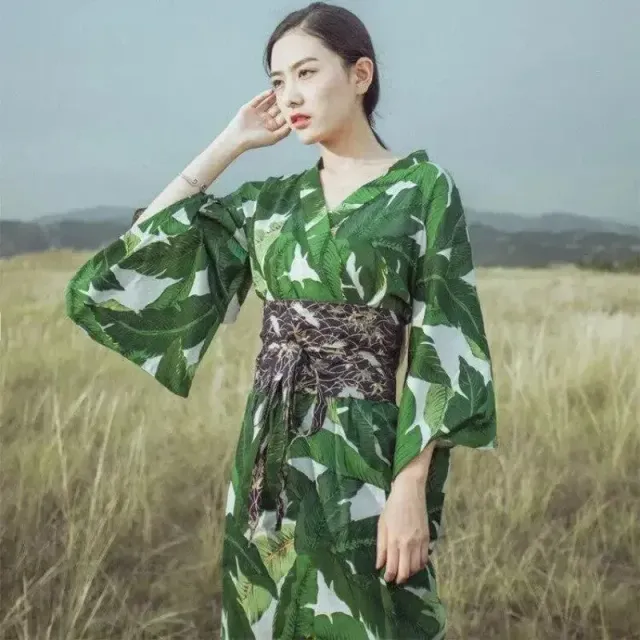 Japon Style Amaterasu Kimono Femme Feuilles Printanières