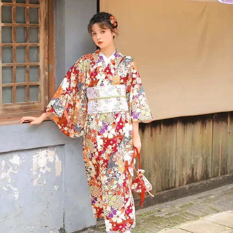 Japon style kimitsu kimono japonais femme motif floral