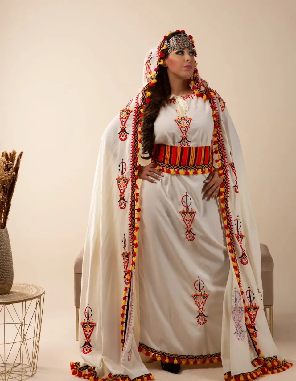 Célèbr'Orient Sabrina robe berbère burnous ceinture