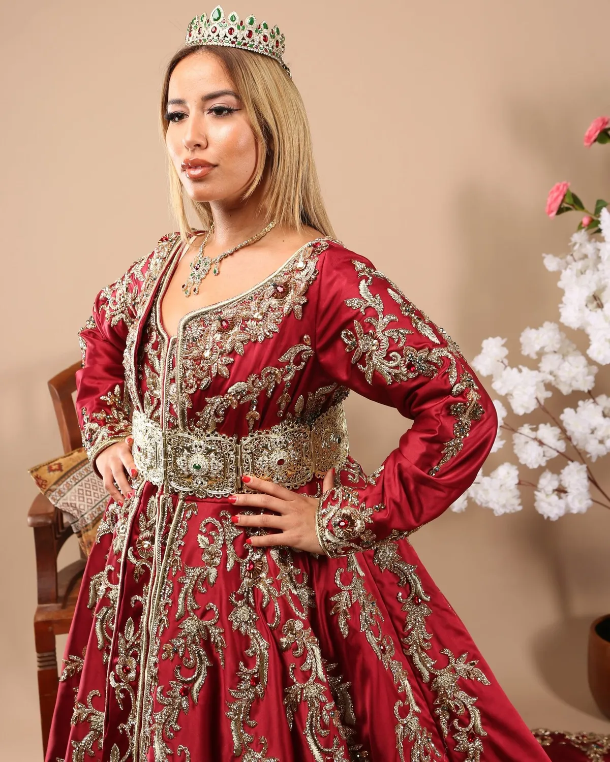 Célèbr'Orient Amira robe de mariée rouge satin perlée