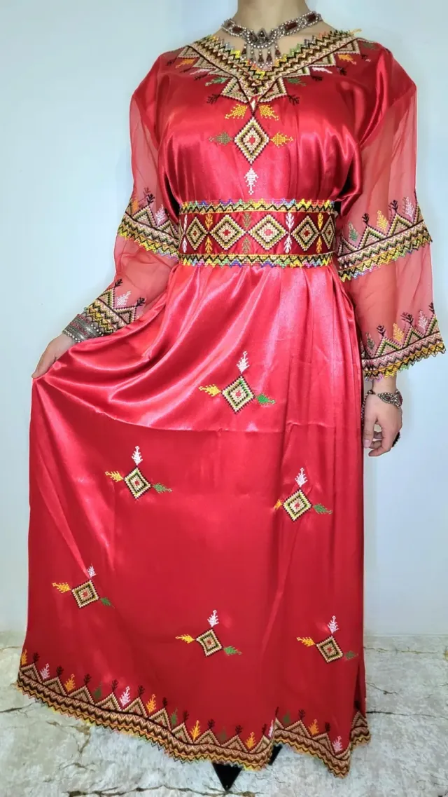 Célèbr'Orient Robe kabyle Imane satin brodé
