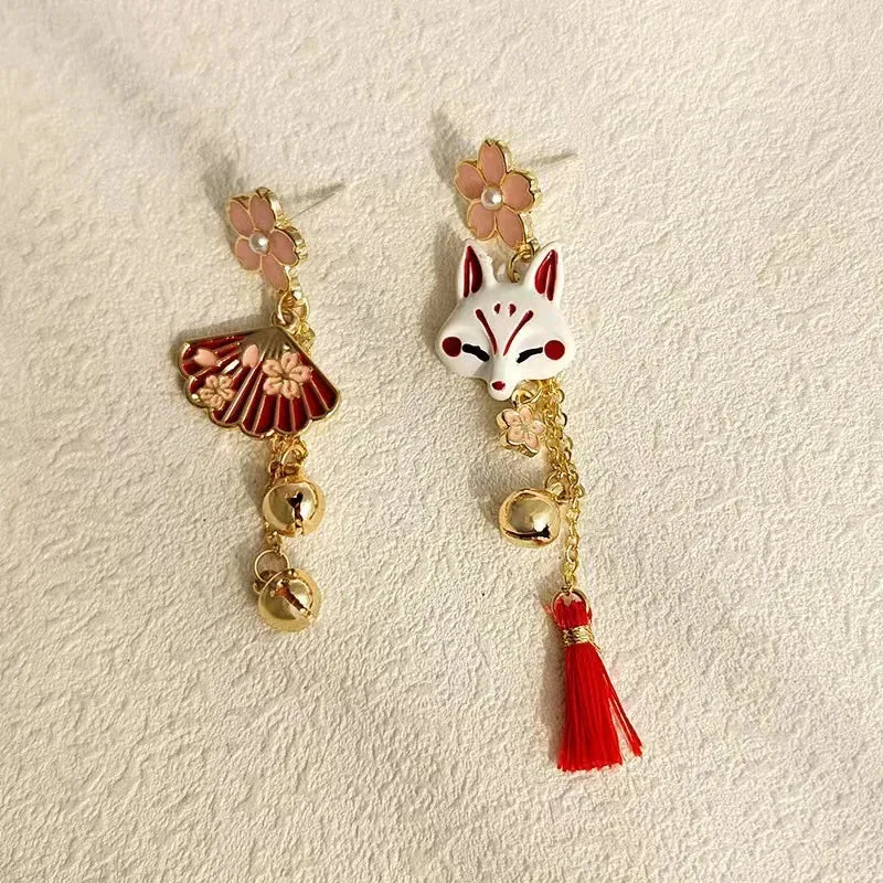 Esprit du Japon boucles d’oreilles renard éventail asymétriques