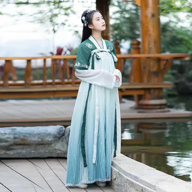 Esprit du Japon ensemble kimono femme haut fleuri jupe plissée