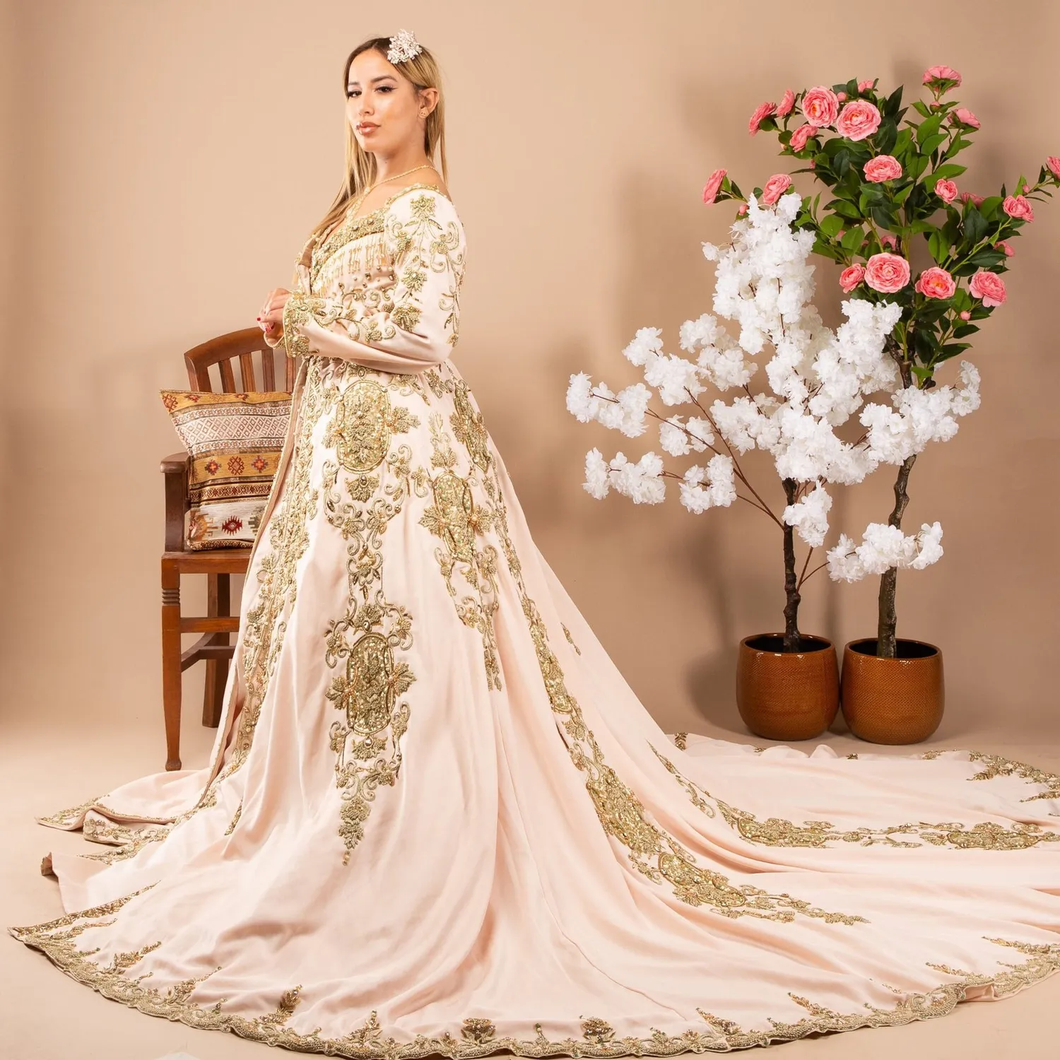 Célèbr'Orient Nour robe princesse nude perlée