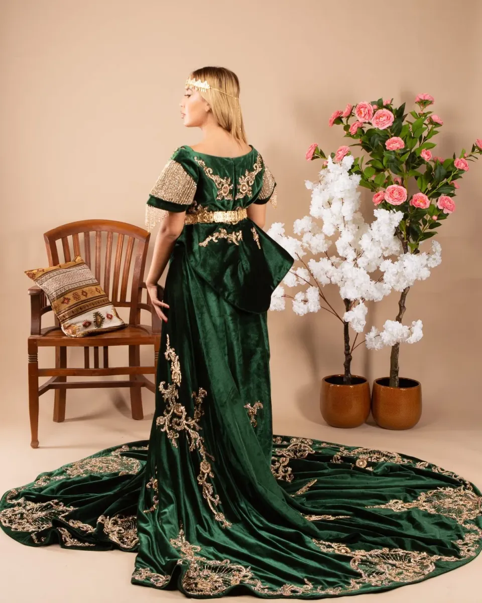 Célèbr'Orient Zwina karakou velours vert brodé