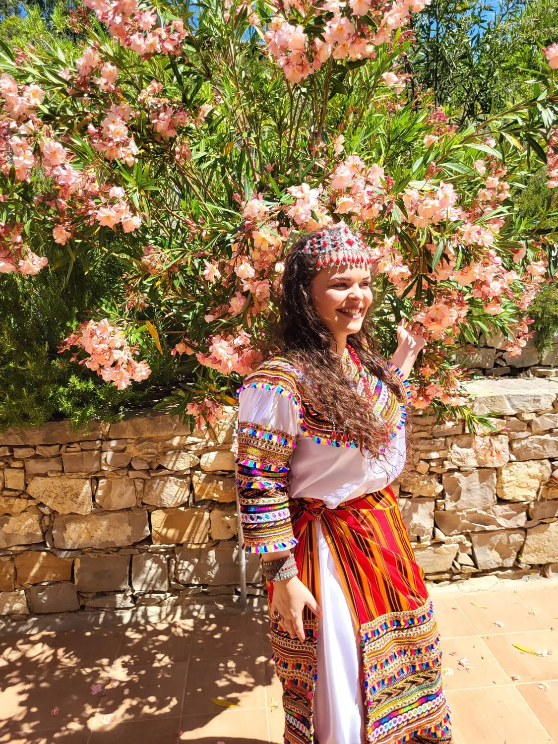 Célèbr'Orient Lydia robe kabyle burnous blanc