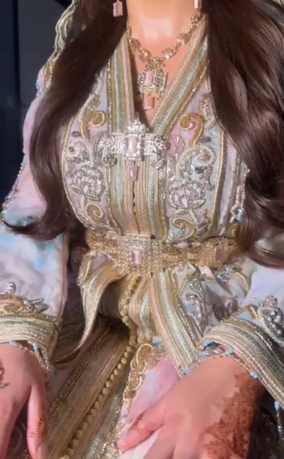 Célèbr'Orient Soumaya takchita pastel dorée