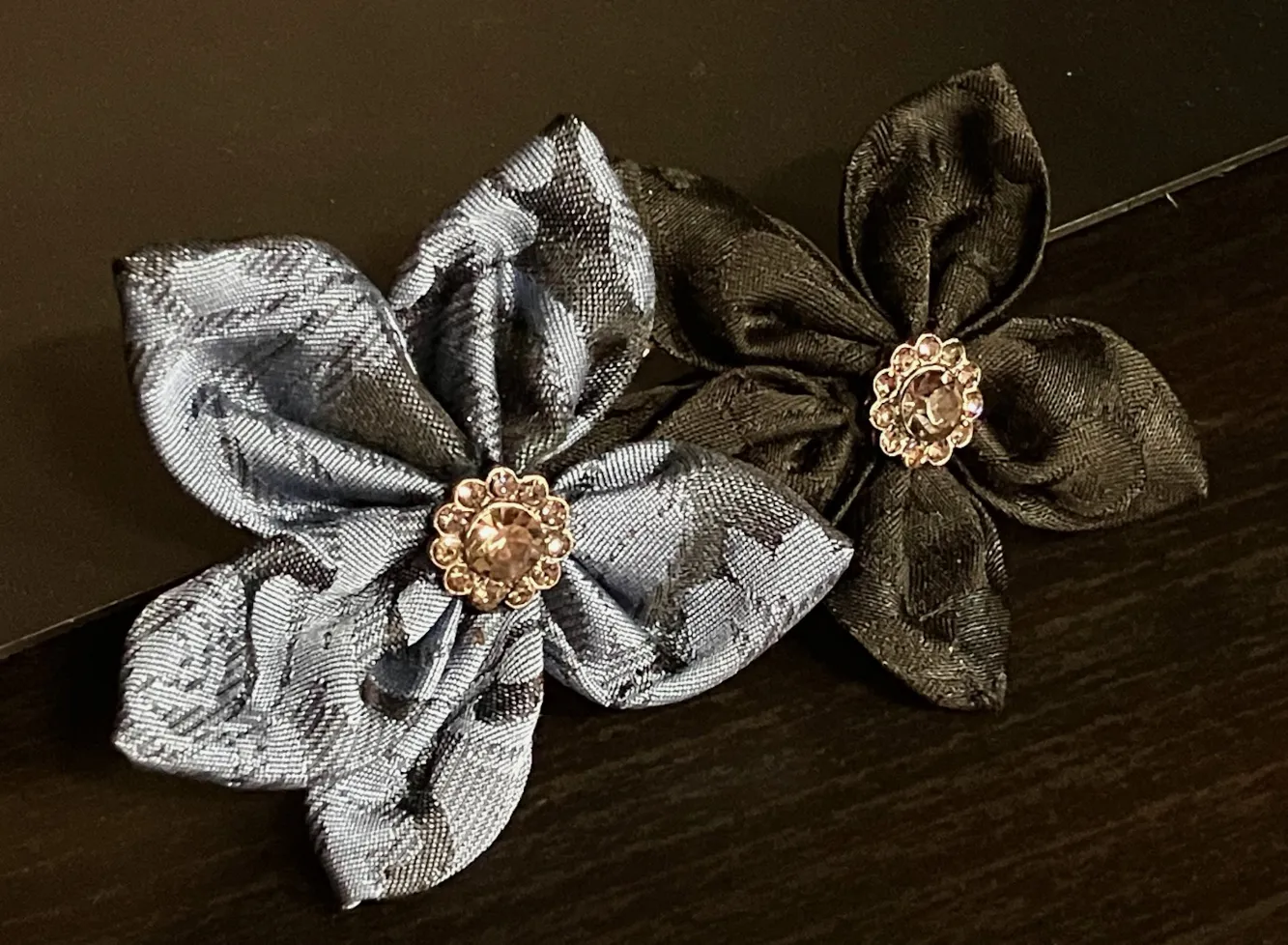 Geht's In Floriale barrette cheveux damassé 2 fleurs