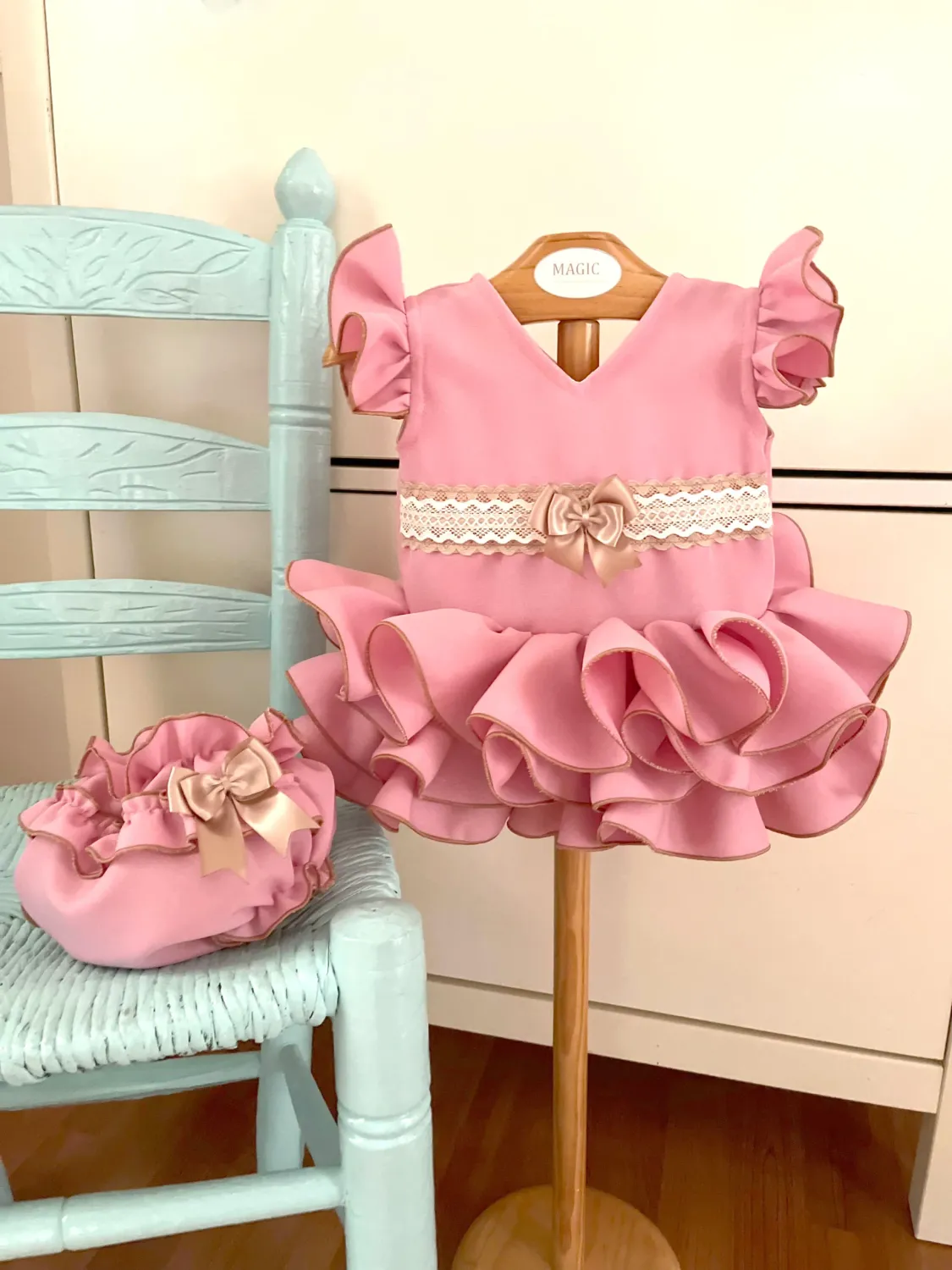 Viva la Feria Moda Flamenca Rocío robe flamenco bébé 3 volants culotte