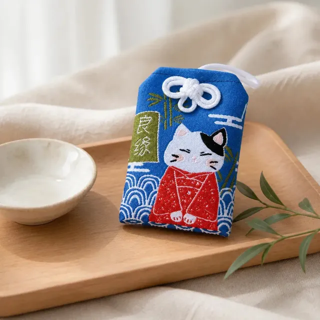 Esprit du Japon porte-bonheur chat bonnes relations bleu
