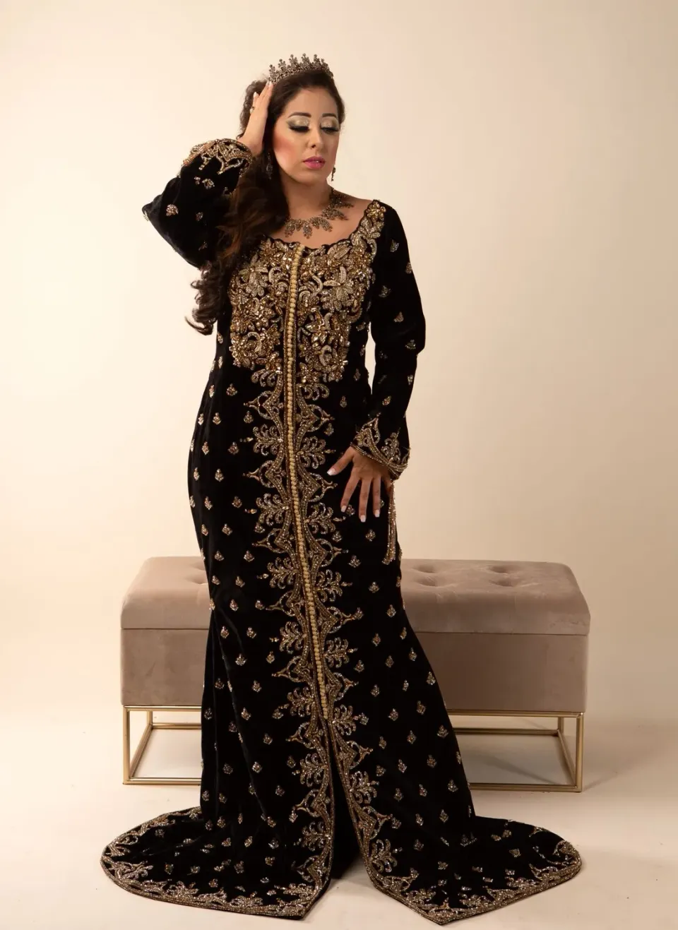 Célèbr'Orient Syrine robe sirène velours noir pierres